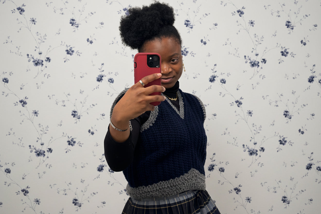 grey and navy blue top