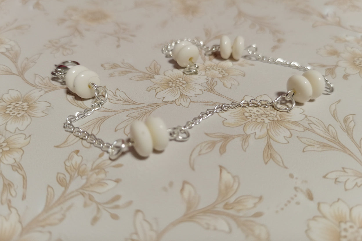 white_silver_bracelet 