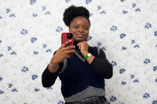 grey and navy blue top
